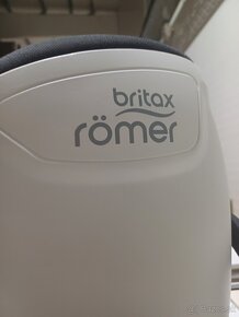 Otočná Autosedačka Britax Romer + isofix základňa - 4