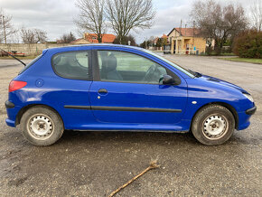 Predám Peugeot 206 3dv. havarovaný - 4