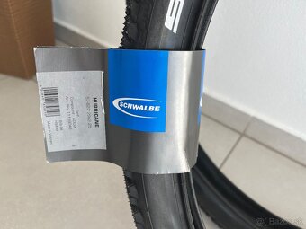 Predám plášť na bicykel 29x2.25 Schwalbe hurricane - 4