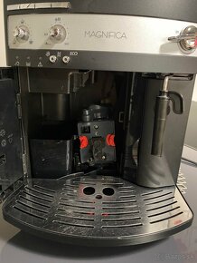 Automaticky kavovar Delonghi Magnifica ESAM 3000b - 4