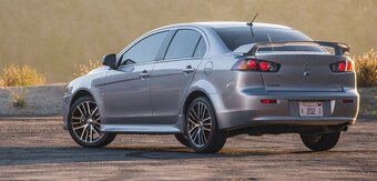 Mitsubishi Lancer sedan - 4