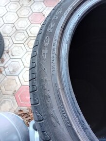 235/40 R19  PIRELLI - 4