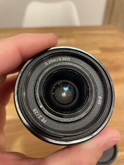 Sony FE 28mm f/2 - 4