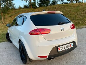 Seat Leon Cupra R-265 2.0TFSI-195KW-Bixenon-Navi - 4