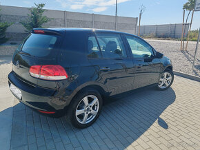 Predám VW Golf 6 , 1.6 TDI comfort, comoré ,r.v. 11/2010 - 4