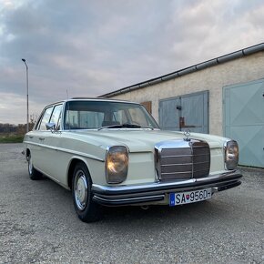 Mercedes Benz 220 /8 W115 - 4