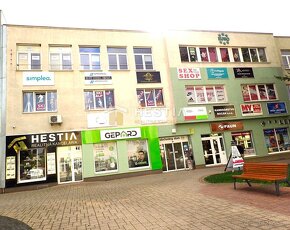 REZERVOVANÉ Komerčný priestor 66 m2 - centrum mesta - 4