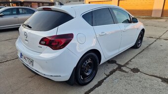 Opel Astra J 1.6 CDTI 100kW Cosmo, Bixenón, Navi, Kamera - 4