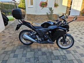 Honda cbr 250r - 4