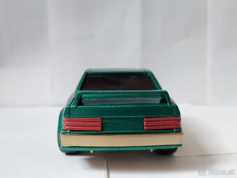 1:18 Mercedes-Benz 190E W201 - 4