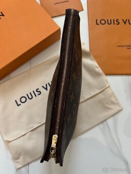 Louis Vuitton Toiletry Pouch 26 kabelka - 4