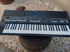 YAMAHA  PSR-SX600 - 4