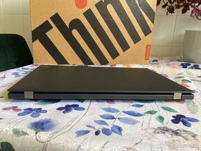 Lenovo Thinkpad P16s - 4