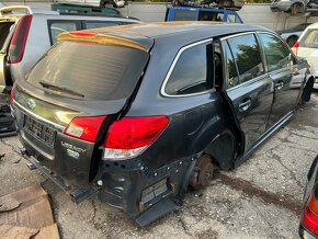 Lacno rozpredám Subaru Legacy 2009-2014 na náhradné diely - 4