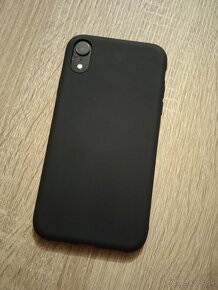 iPhone XR / 128GB čierny prasknutá zadná strana - 4