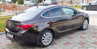 Opel Astra 1.6 Cosmo - 4