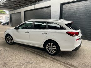 HYUNDAI I30CW 1.6 CRDI 81kW / SK AUTO / - 4