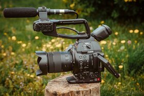 Canon EOS C100ii + Canon STM 18-135 - 4