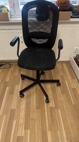 IKEA Computer table with rotating chair - 4