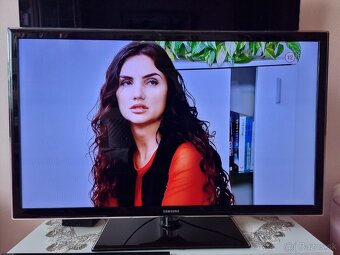 Predám LED TV SAMSUNG UE40D5500RW FULL HD - 4