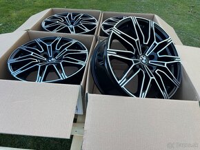 5x120 8,5x19 ET35 72,6 BMW 1 2 3 5 7 X1 X3 X4 X5 Styling 825 - 4