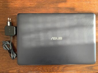 Predám notebook Asus VivoBook 15 - 4