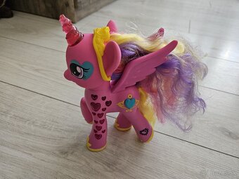 My Little Pony - Princezná Cadance

 - 4