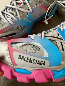 Balenciaga - 4