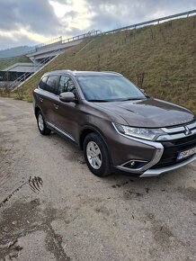 Mitsubishi Outlander 2.2 DI-D 4x4 - 4