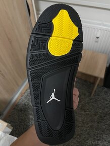 Jordan 4 Thunder yellow - 4