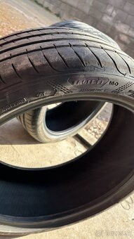 255/35 r19 Goodyear - 4