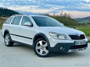 Škoda Octavia Combi Scout 2.0 TDI 4x4 Xenon Alcantara - 4