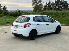 Peugeot 208 1.4 HDi - 4