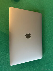 MacBook Pro M1, Spacegray, Touchbar, 2020 s 1000 GB SSD a 16 - 4