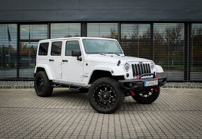 Jeep Wrangler Unlimited 3.6L V6 VVT SAHARA A/T - 4