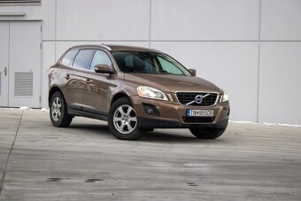 Volvo XC60 D5 (151kW) AWD Momentum Geartronic - 4