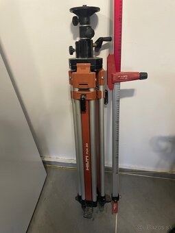 Rotačný laser HILTI PR30- HVS A12 + lata + statív - 4