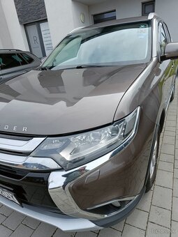 MITSUBISHI OUTLANDER 2,2DI-D 4x4 - 4