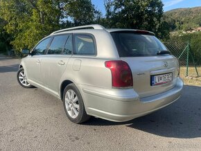 Toyota Avensis - 4