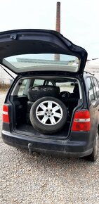 VW Touran 1.9 - 4