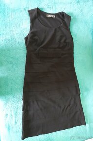 Čierne elegantné mini šaty - 4