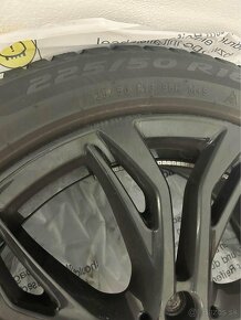 Zimna sada Pirelli 225/50 R18 + original BMW X1 disky 18 - 4