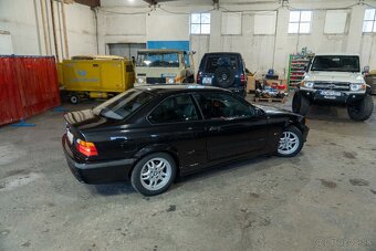 BMW E36 Coupe 318 IS M-packet - 4