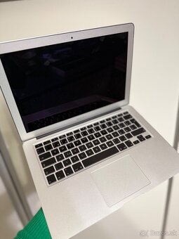 MacBook Air 13 inch - 4