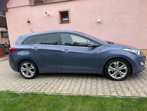 Hyundai i30 CW kombi 1.6i CRDi HP 16V DOHC Style, 94kW, M6, - 4