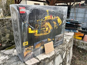 LEGO Technic 42131 Buldozér Cat D11 ovládaný aplikáciou - 4