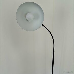 Stojacia lampa HUGO V154 cm (čierna) značky JYSK - 4