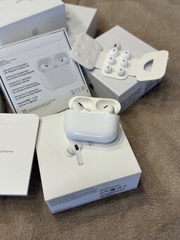 Apple AirPods Pro 2 - 4