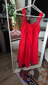 červene romanticke šaty na ramienka - 4