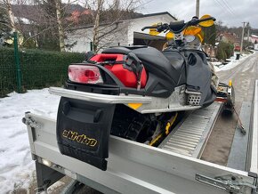 Predám snežný skúter Ski doo BRP 800cm3 - 4